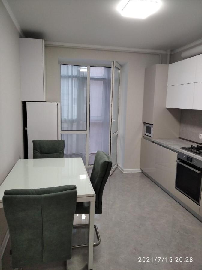 Жк Версаль Парк Appartement Irpin Buitenkant foto
