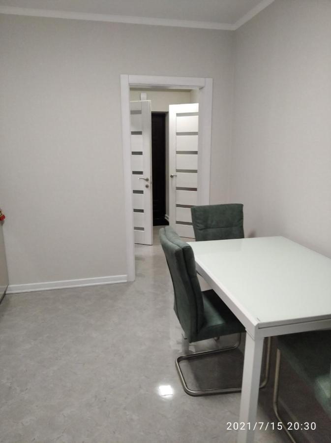 Жк Версаль Парк Appartement Irpin Buitenkant foto